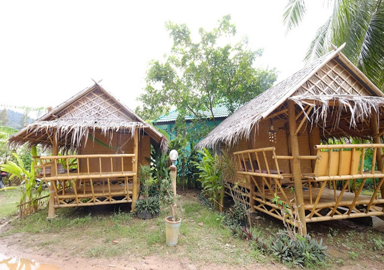 Rann Chalet Beach Side Koh Lanta Exterior photo
