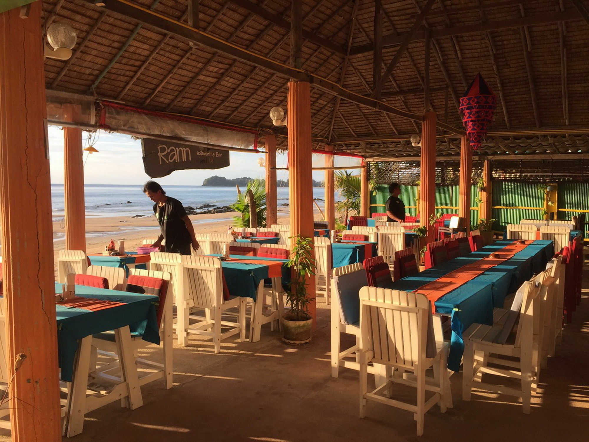 Rann Chalet Beach Side Koh Lanta Exterior photo